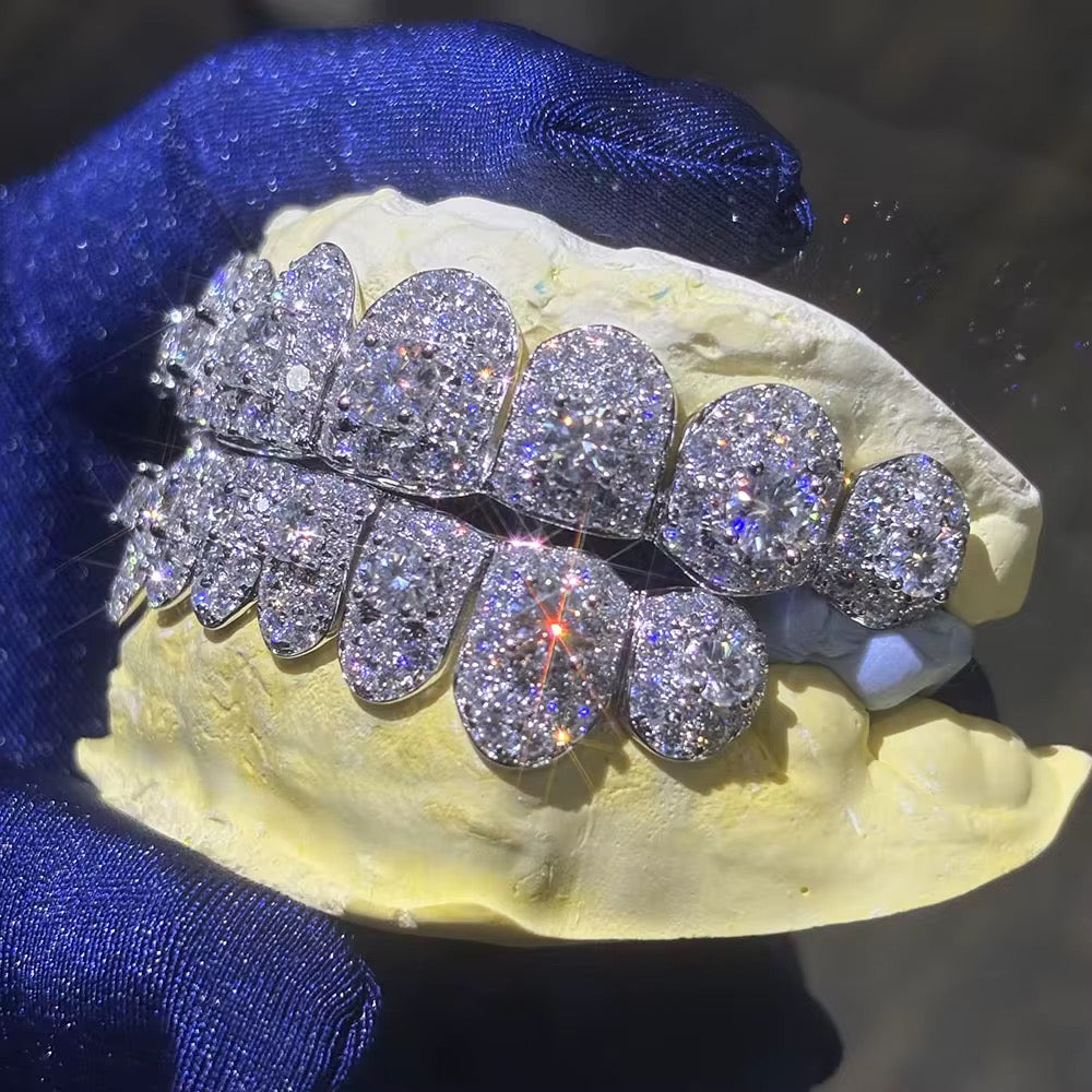 Moissanite Jumbo Solitaire Pointer Perm cuts 8 Top 8 Bottom Grillz