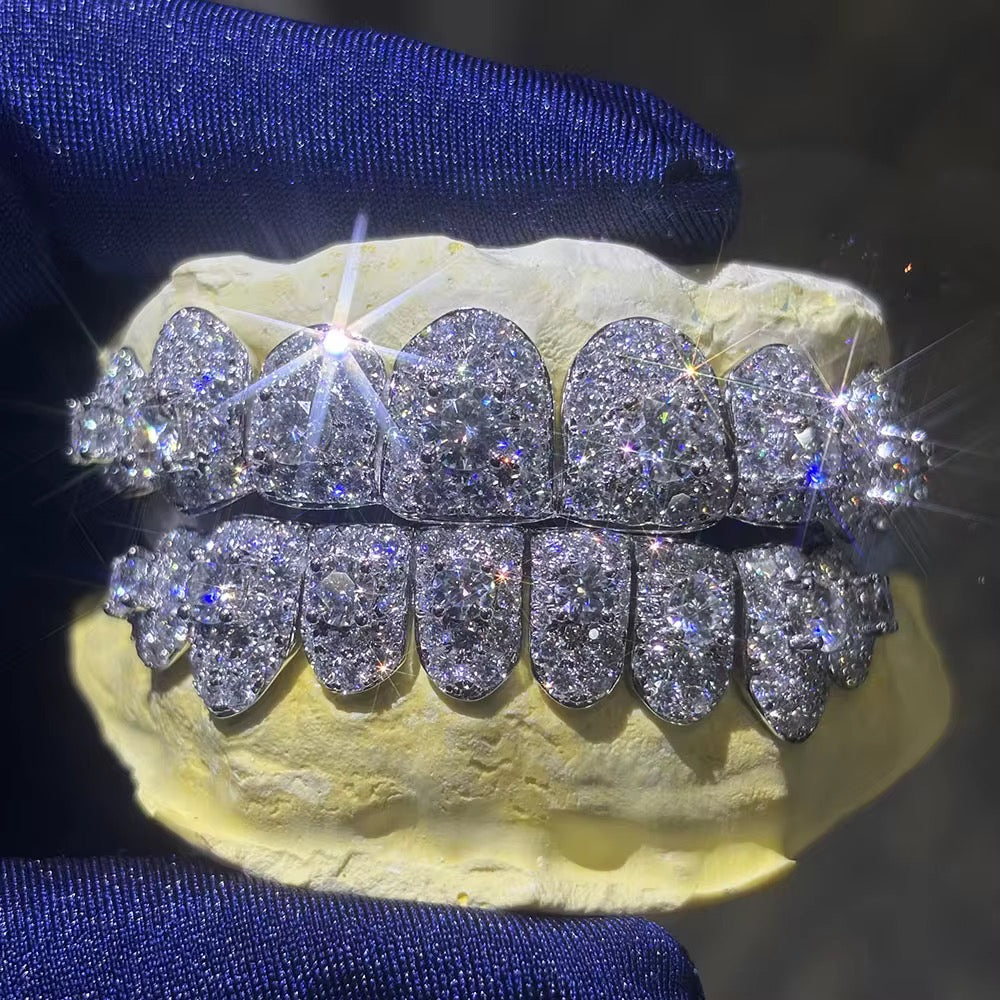 Moissanite Jumbo Solitaire Pointer Perm cuts 8 Top 8 Bottom Grillz