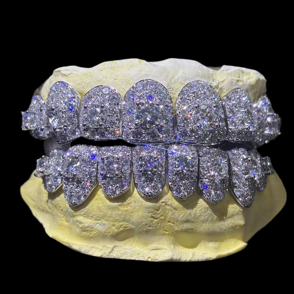 Moissanite Jumbo Solitaire Pointer Perm cuts 8 Top 8 Bottom Grillz